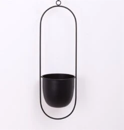 Be-Inspired® Hangende Bloempot Ovaal - Bloempot Binnen - Voor Hangplant – Plant Bloem Pot Met Opknoping – Plantenhanger - Plantenbak - Industrieel – Scandinavisch - Metaal - Zwart 11 Be-Inspired® Hangende Bloempot Ovaal - Bloempot Binnen - Voor Hangplant – Plant Bloem Pot Met Opknoping – Plantenhanger - Plantenbak - Industrieel – Scandinavisch - Metaal - Zwart -Tuinwinkel Voor Buitenartikelen 1147x1200 1
