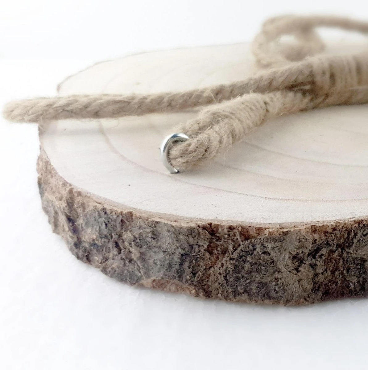 Merkloos Plantenhanger Boomstam Schijf | 30-35cm | Handgemaakt | Planten-houder / Hang-plant | Planten Accessoires | Decoratie Houten Hang Plank | 7 Merkloos Plantenhanger Boomstam Schijf | 30-35cm | Handgemaakt | Planten-houder / Hang-plant | Planten Accessoires | Decoratie Houten Hang Plank | - Afbeelding 7