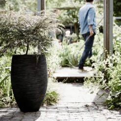 Capi Europe - Vaas Elegant Deluxe Rib NL - 45x72 - Zwart - Voor Binnen En Buiten - KBLR1138 -Tuinwinkel Voor Buitenartikelen 1200x1200 1100