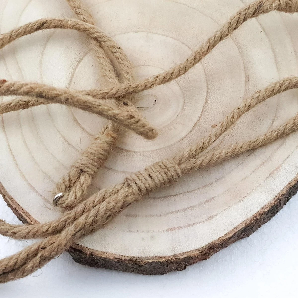 Merkloos Plantenhanger Boomstam Schijf | 30-35cm | Handgemaakt | Planten-houder / Hang-plant | Planten Accessoires | Decoratie Houten Hang Plank | 4 Merkloos Plantenhanger Boomstam Schijf | 30-35cm | Handgemaakt | Planten-houder / Hang-plant | Planten Accessoires | Decoratie Houten Hang Plank | - Afbeelding 4