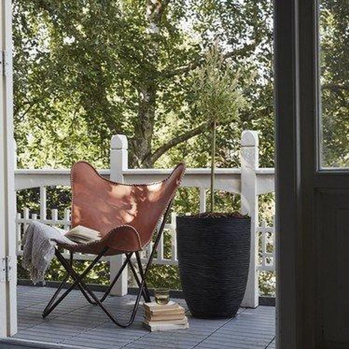 Capi Europe - Vaas Elegant Deluxe Rib NL - 40x60 - Zwart - Voor Binnen En Buiten - KBLR1131 2 Capi Europe - Vaas Elegant Deluxe Rib NL - 40x60 - Zwart - Voor Binnen En Buiten - KBLR1131 - Afbeelding 2