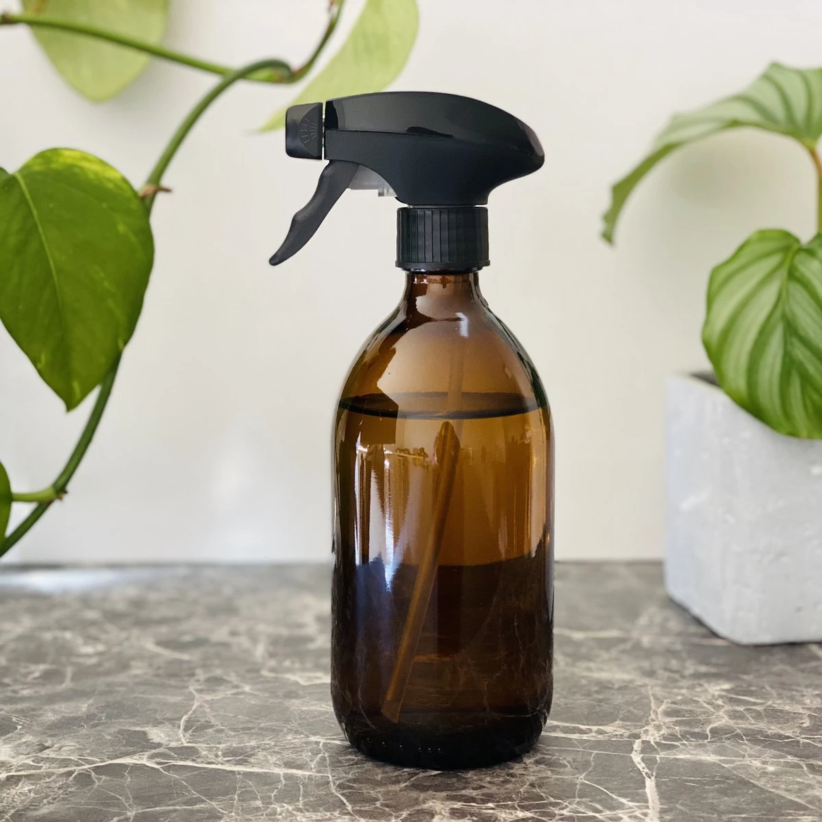 Groeikruid® Haarspuit | 500 Ml Amber Glas Met Vernevelaar | Kappersspuit | Kappersspray | Waterspuit Haar | Haarspray 2 Groeikruid® Haarspuit | 500 Ml Amber Glas Met Vernevelaar | Kappersspuit | Kappersspray | Waterspuit Haar | Haarspray - Afbeelding 2