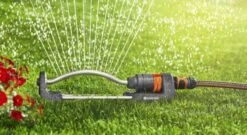 GARDENA - Zwenksproeier Aqua S - Tuinsproeier - 90 Tot 220 M² -Tuinwinkel Voor Buitenartikelen 1200x657