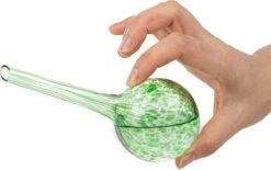 Merkloos Decopatent® 4 Stuks - Waterdruppelaar Voor Planten - Watergever - Glas - Waterbollen - Watergeefsysteem - Plantenbollen - Groen -Tuinwinkel Voor Buitenartikelen 1200x752