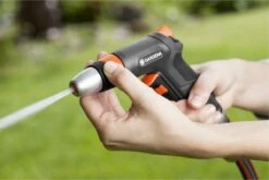 GARDENA - Premium Reinigingssproeier Spuitpistool - Metaal - Voor Reiniging En Bewatering -Tuinwinkel Voor Buitenartikelen 1200x801 5