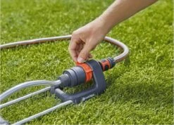 GARDENA - Zwenksproeier Aqua S - Tuinsproeier - 90 Tot 220 M² -Tuinwinkel Voor Buitenartikelen 1200x867 2