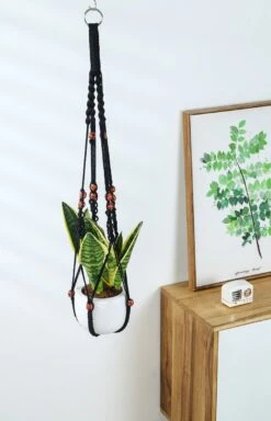 4 Stuks Zwarte Macrame Plantenhangers - Boho Handgeweven Katoen Hangpot Voor Binnen/Buiten - Hangende Bloempot Met Kralen - Macramé Touw/Koord Hangplant Houder - Bohemian Wandhanger Decoratie - Plant Hanger - Verticale Tuin Bloempothouder Planthanger 15 4 Stuks Zwarte Macrame Plantenhangers - Boho Handgeweven Katoen Hangpot Voor Binnen/Buiten - Hangende Bloempot Met Kralen - Macramé Touw/Koord Hangplant Houder - Bohemian Wandhanger Decoratie - Plant Hanger - Verticale Tuin Bloempothouder Planthanger -Tuinwinkel Voor Buitenartikelen 772x1200 2