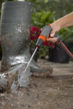 GARDENA - Comfort Reinigingsbroes - Spuitpistool - Traploos Instelbaar -Tuinwinkel Voor Buitenartikelen 800x1200 63