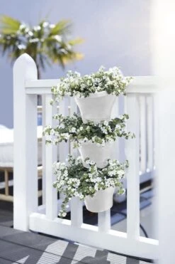 Elho Corsica Vertical Forest 24 - Bloempot Voor Balkonbuiten - Ø 26.7 X H 29.7 Cm - Wit/Wit -Tuinwinkel Voor Buitenartikelen 800x1200 93