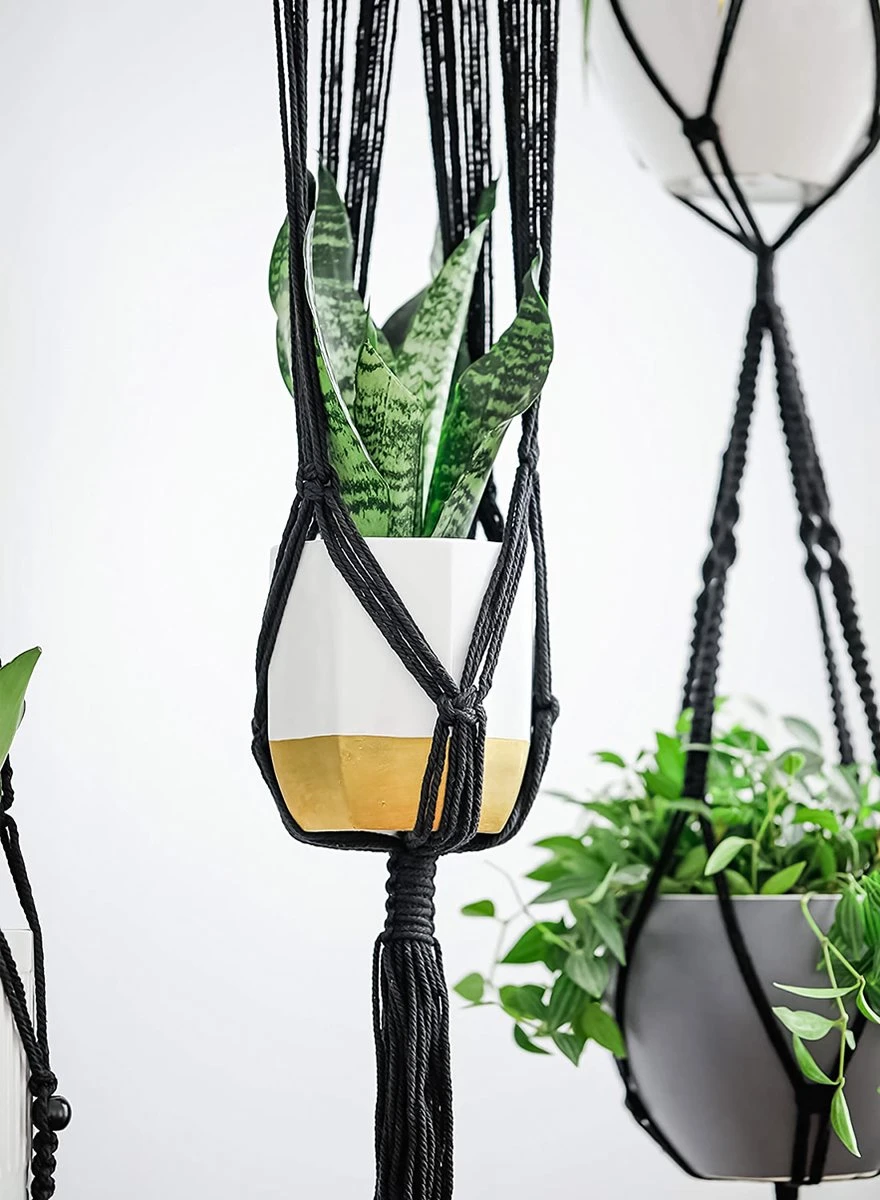 4 Stuks Luxe Macrame Plantenhangers - Boho Handgeweven Katoen Hangpot Voor Binnen/Buiten - Hangende Bloempot Met Kralen - Macramé Touw/Koord Hangplant Houder - Bohemian Wandhanger Decoratie - Plant Hanger - Verticale Tuin Bloempothouder Planthanger 6 4 Stuks Luxe Macrame Plantenhangers - Boho Handgeweven Katoen Hangpot Voor Binnen/Buiten - Hangende Bloempot Met Kralen - Macramé Touw/Koord Hangplant Houder - Bohemian Wandhanger Decoratie - Plant Hanger - Verticale Tuin Bloempothouder Planthanger - Afbeelding 6