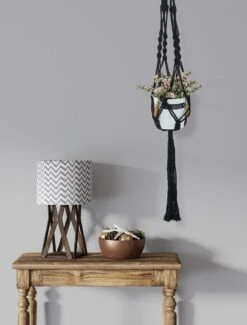 4 Stuks Zwarte Macrame Plantenhangers - Boho Handgeweven Katoen Hangpot Voor Binnen/Buiten - Hangende Bloempot Met Kralen - Macramé Touw/Koord Hangplant Houder - Bohemian Wandhanger Decoratie - Plant Hanger - Verticale Tuin Bloempothouder Planthanger 14 4 Stuks Zwarte Macrame Plantenhangers - Boho Handgeweven Katoen Hangpot Voor Binnen/Buiten - Hangende Bloempot Met Kralen - Macramé Touw/Koord Hangplant Houder - Bohemian Wandhanger Decoratie - Plant Hanger - Verticale Tuin Bloempothouder Planthanger -Tuinwinkel Voor Buitenartikelen 912x1200